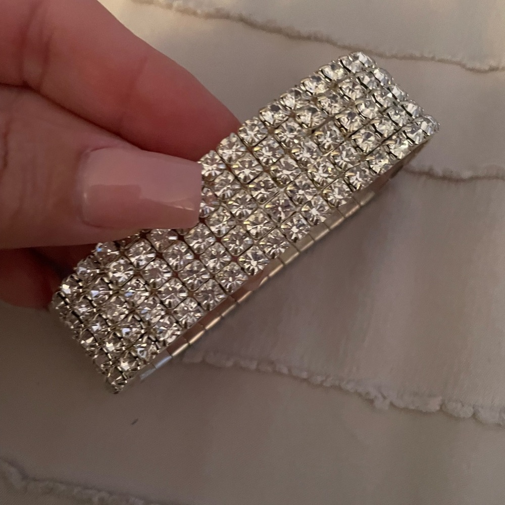 Rhinestone stretch bracelet - Picture 3 of 4